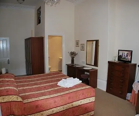 The Maynard 3* Скарборо