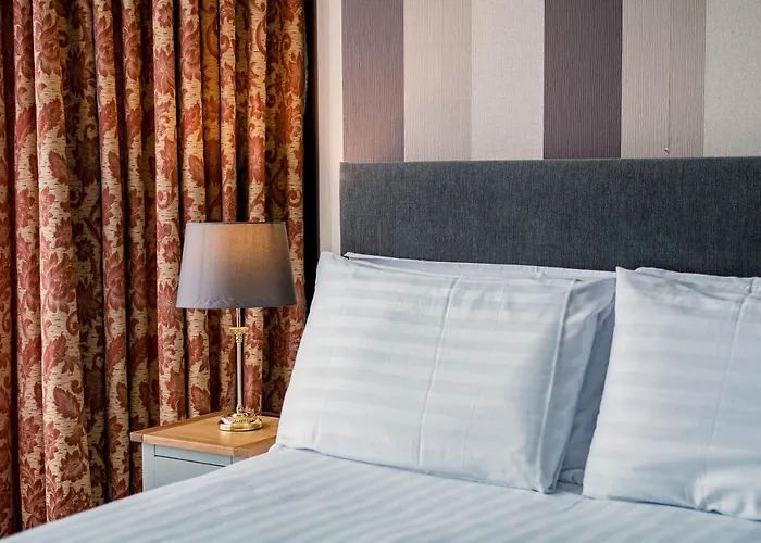 The Maynard Guest house 3*