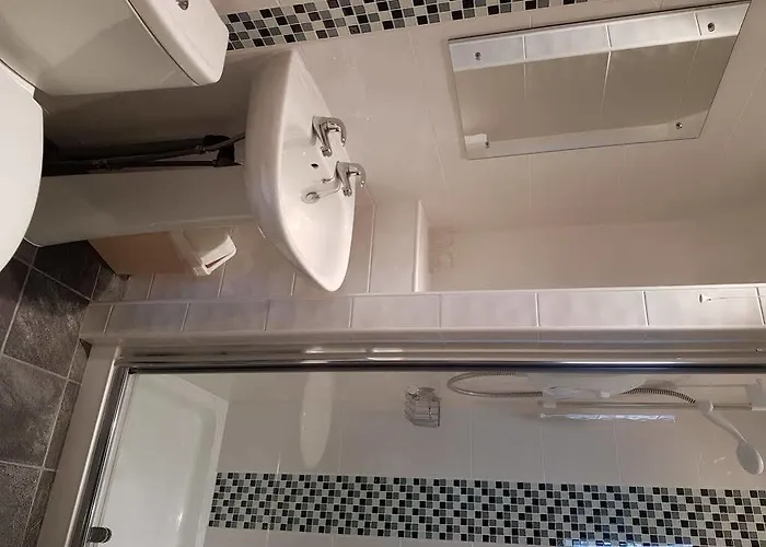 The Maynard Guest house 3*