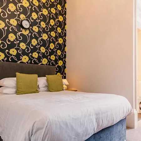 The Maynard Guest house Scarborough