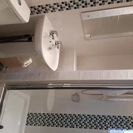 The Maynard Guest house 3*