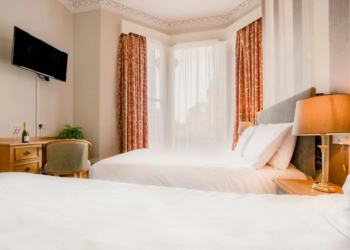 Guest house The Maynard 3*