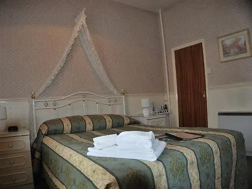 Guest house The Maynard 3*