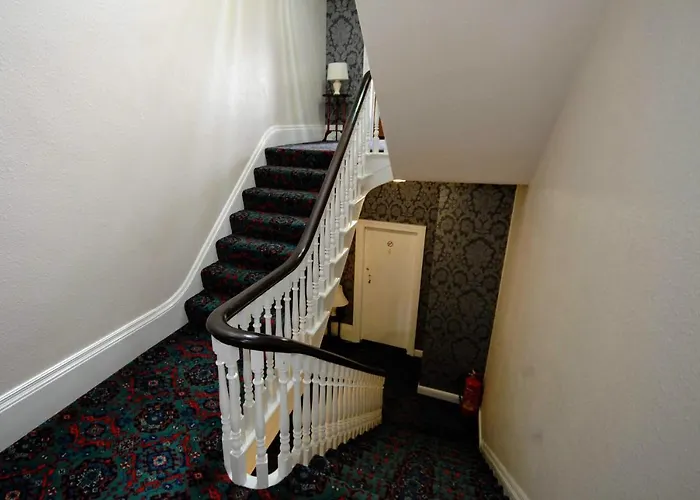 The Maynard Guest house 3*